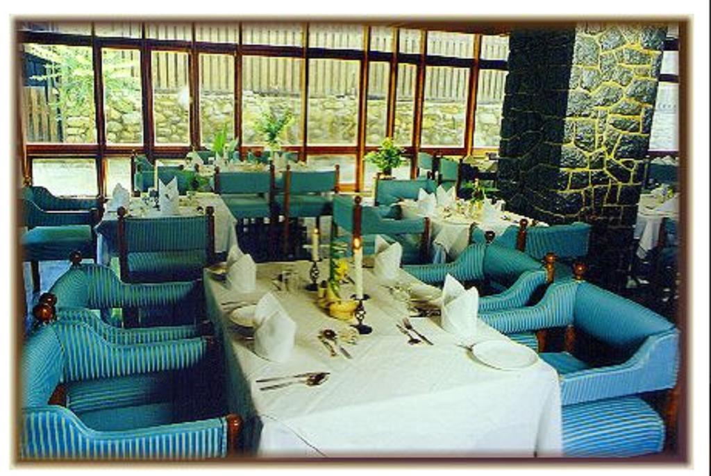 Hotel Broadway Srīnagar エクステリア 写真