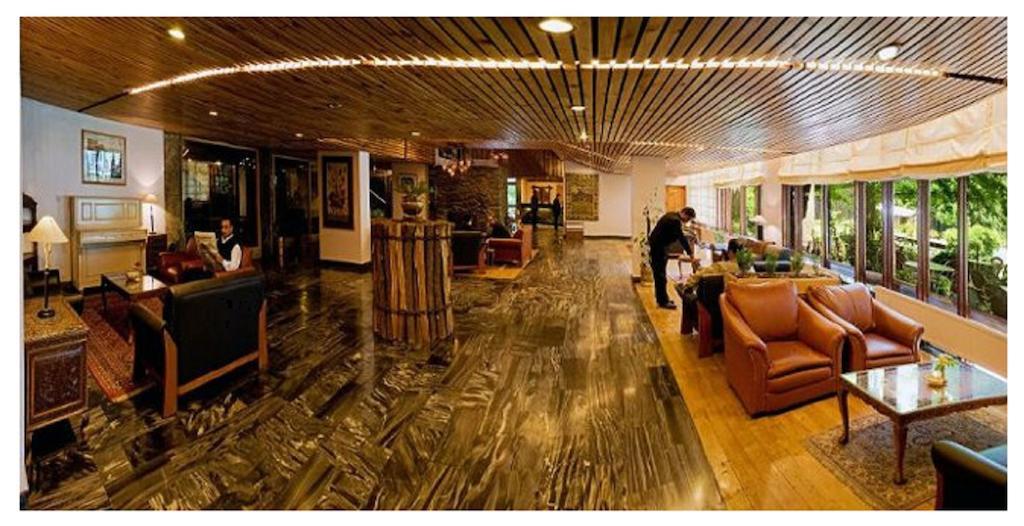 Hotel Broadway Srīnagar エクステリア 写真