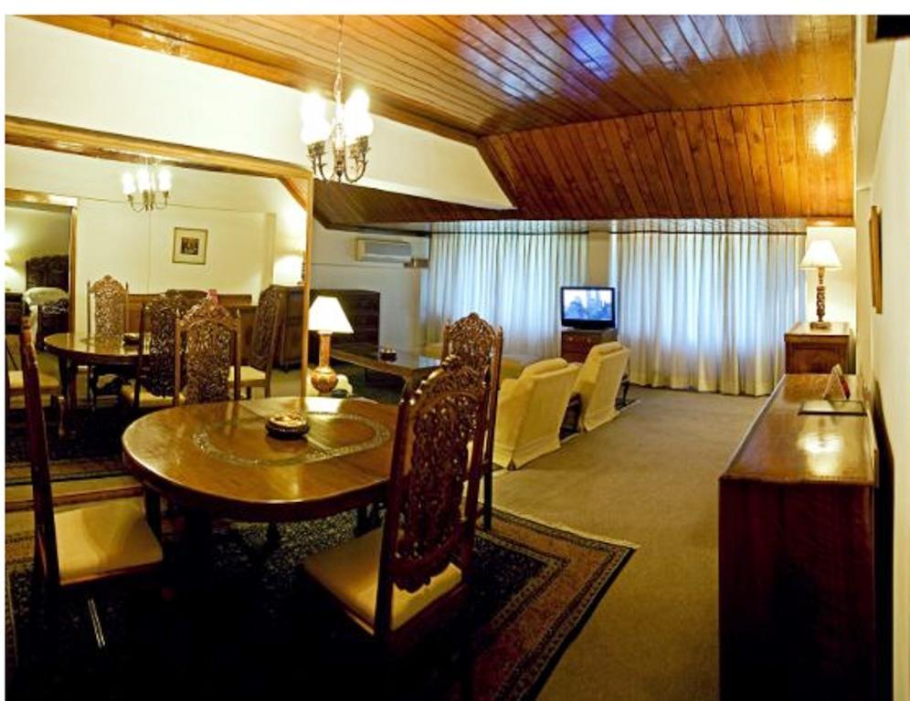 Hotel Broadway Srīnagar エクステリア 写真